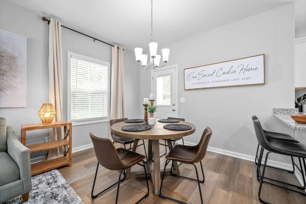 One-Of-A-Kind Smart, Cookie Themed Home For Up To 6 クラークスビル エクステリア 写真